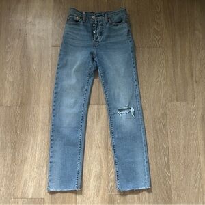 Levi Wedgie Straight Jean Size 25